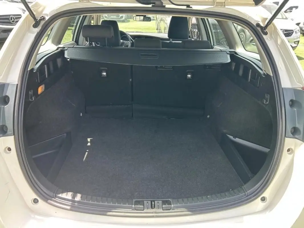 Toyota Auris II Touring Sports